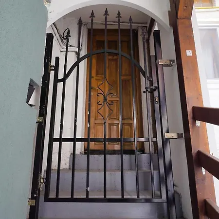 Intimo Oldtown Romantic Apartment Brasov Exterior photo