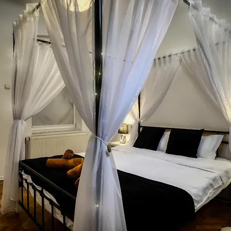 Intimo Oldtown Romantic Apartment Brasov Exterior photo