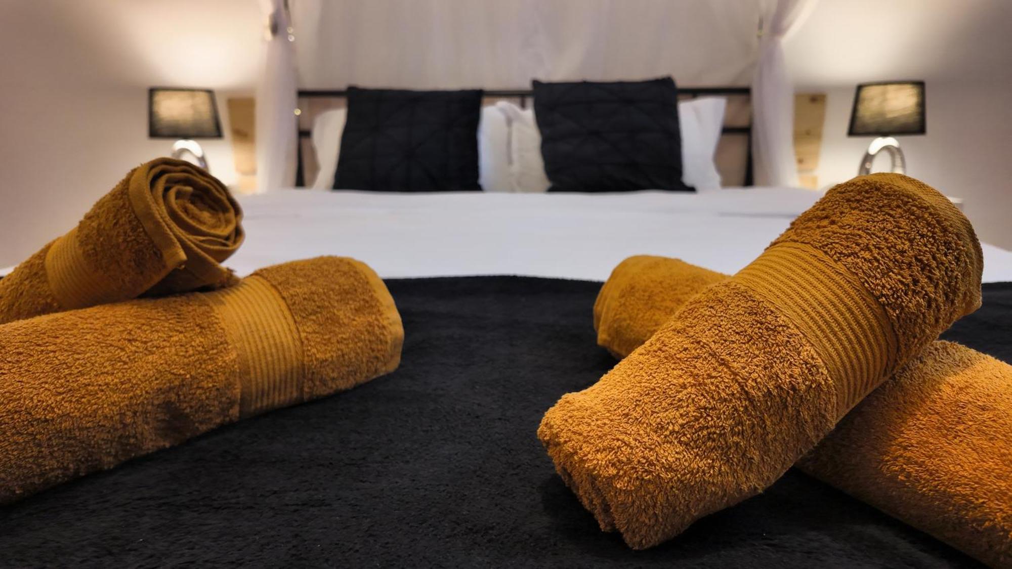 Intimo Oldtown Romantic Apartment Brasov